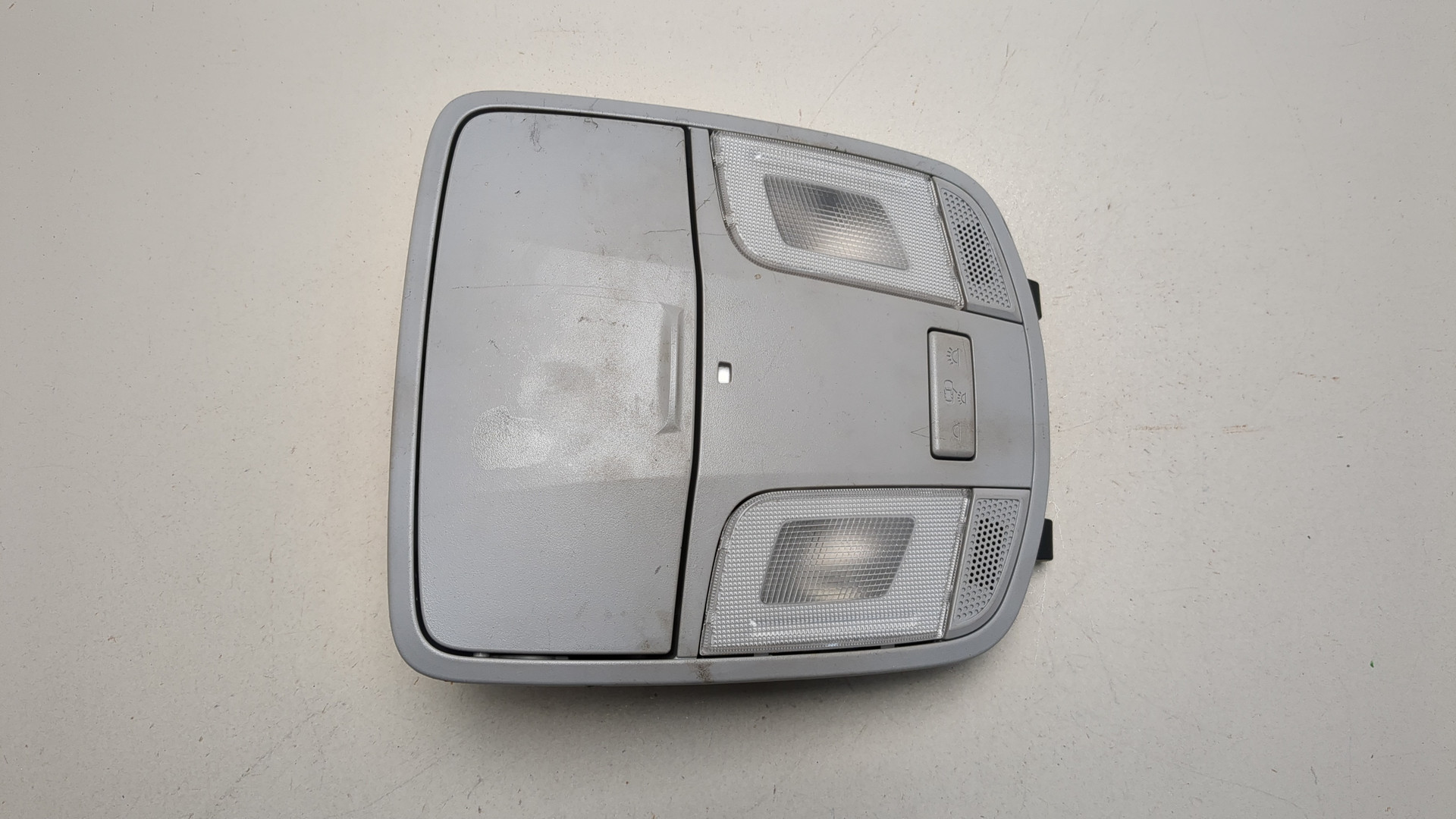 Плафон салонный