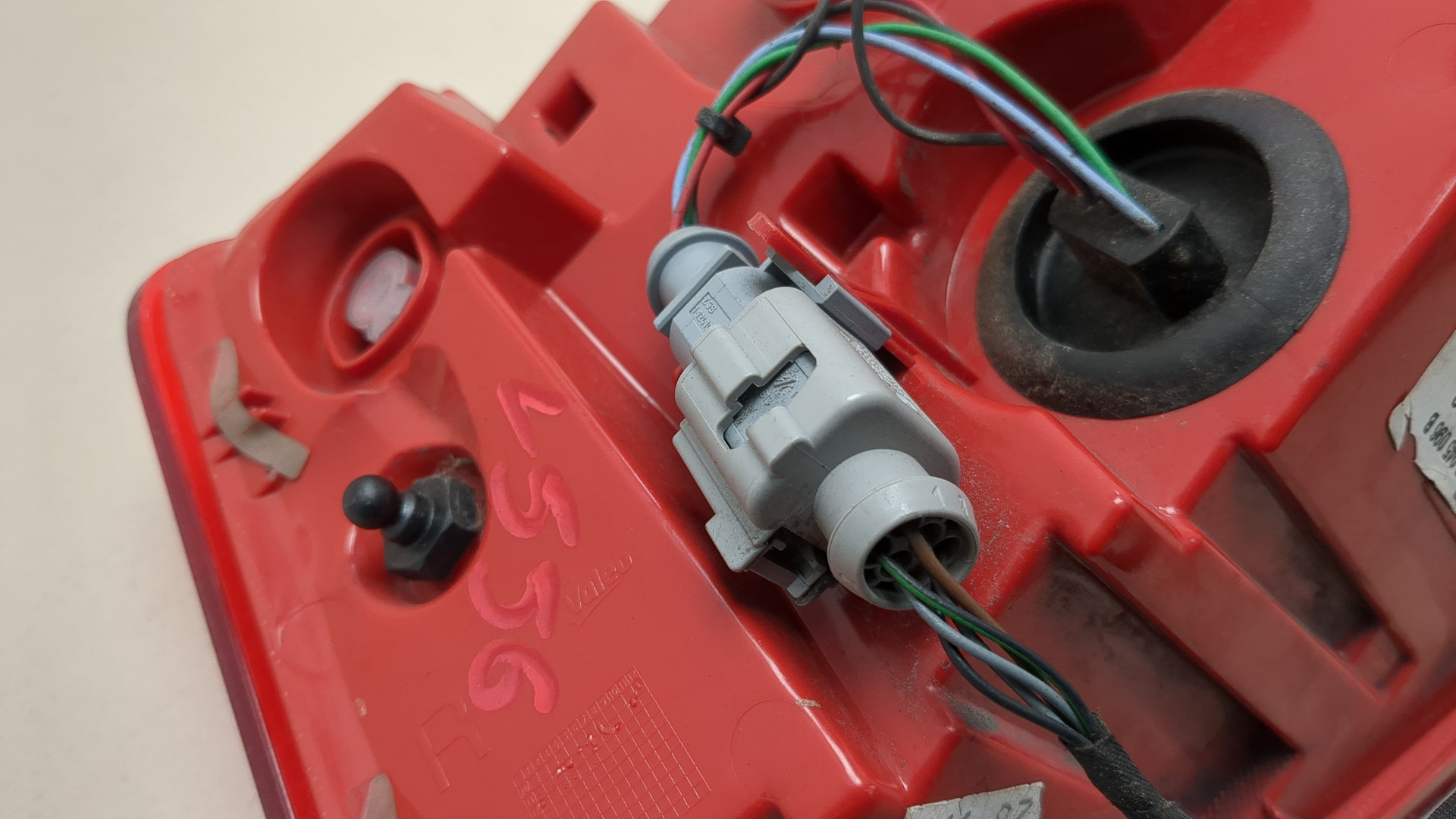 Фонарь задний правый