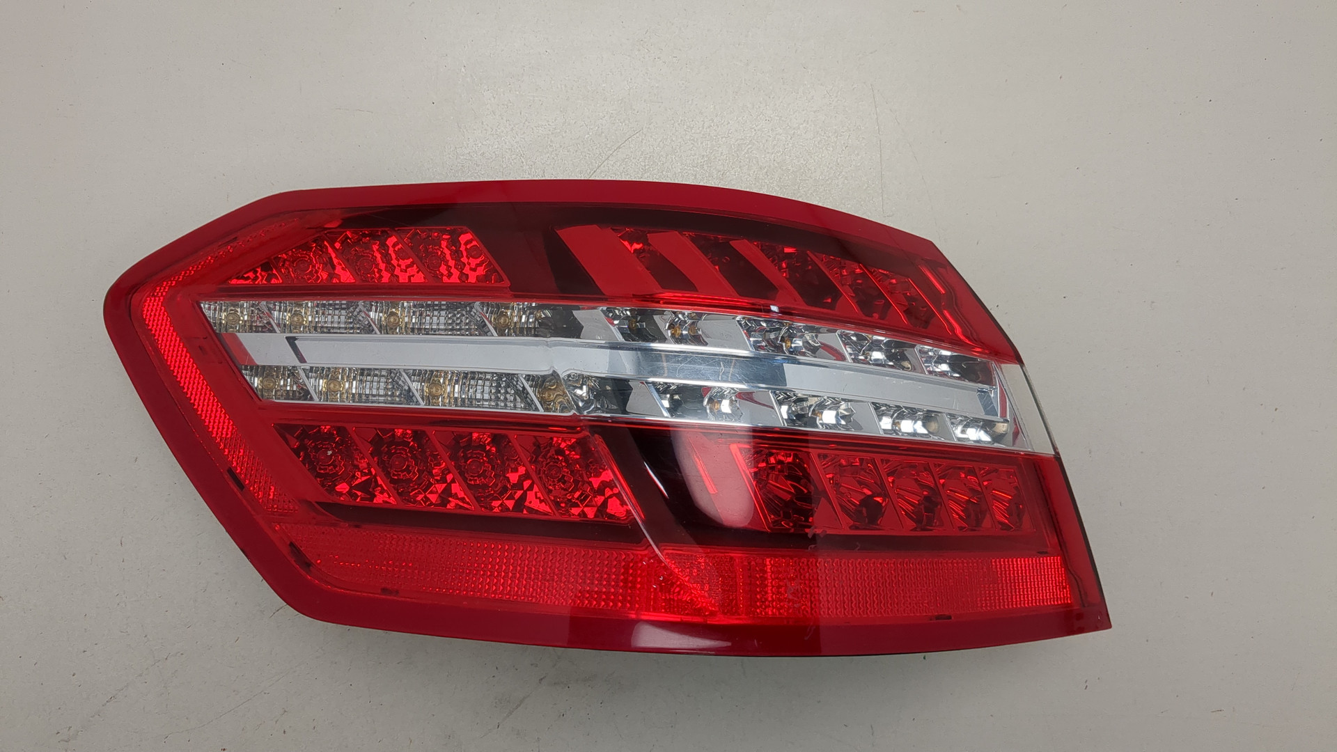 Фонарь задний левый