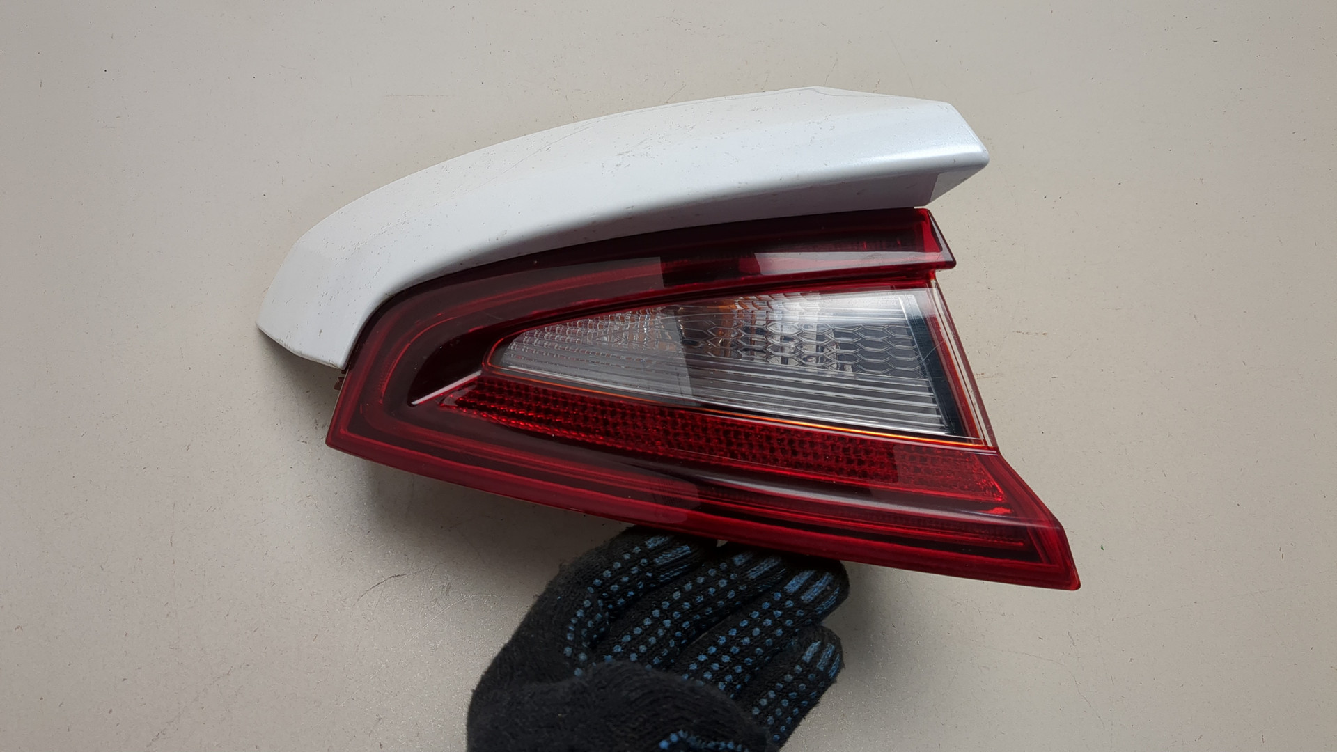 Фонарь задний левый