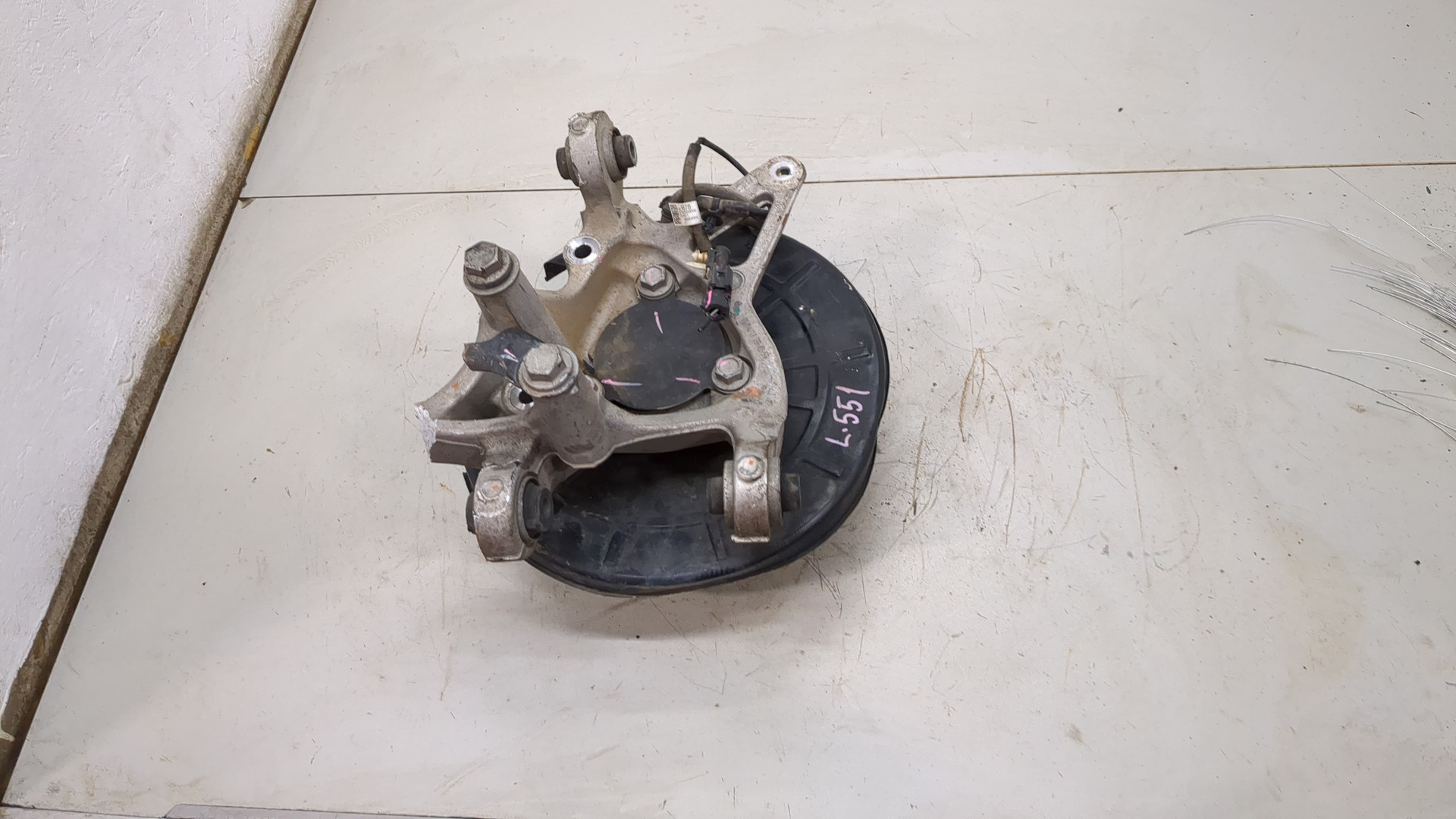 Кулак поворотный задний правый