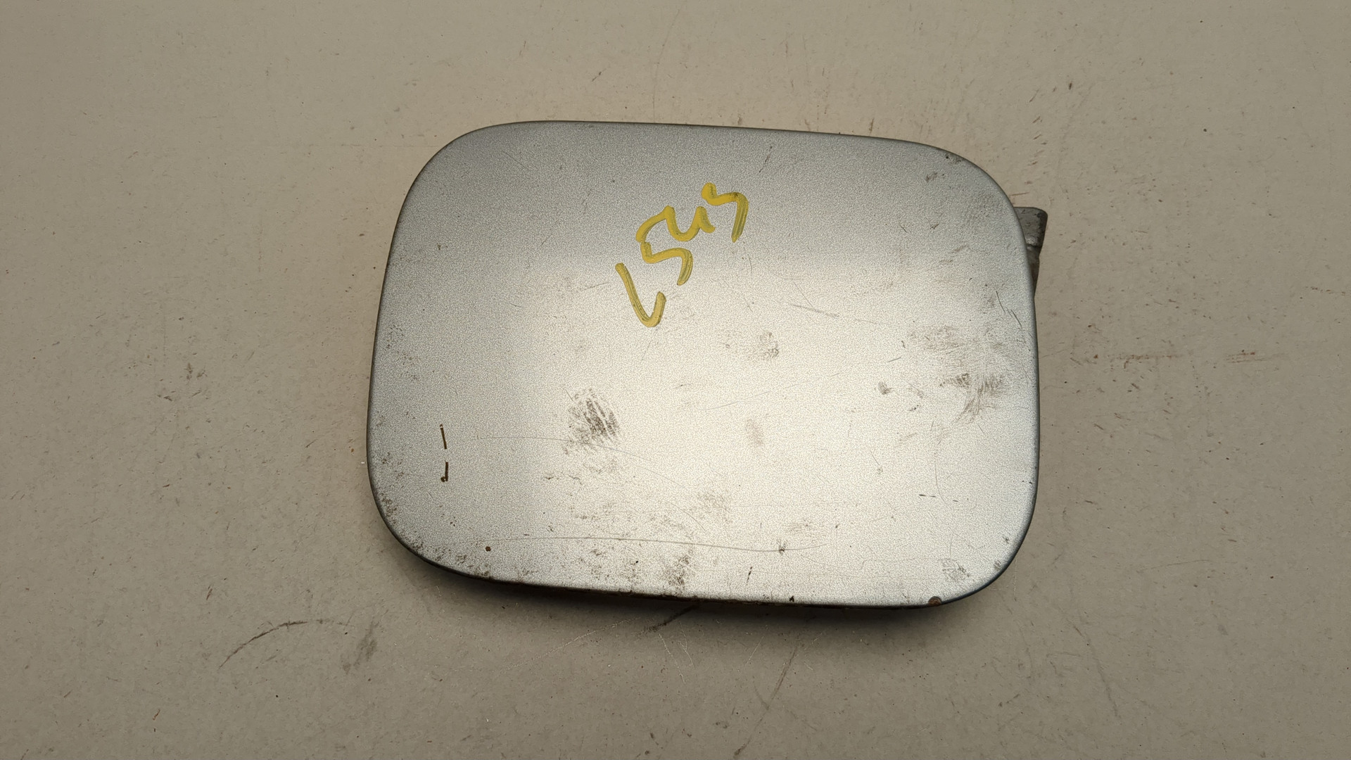 Лючок бензобака