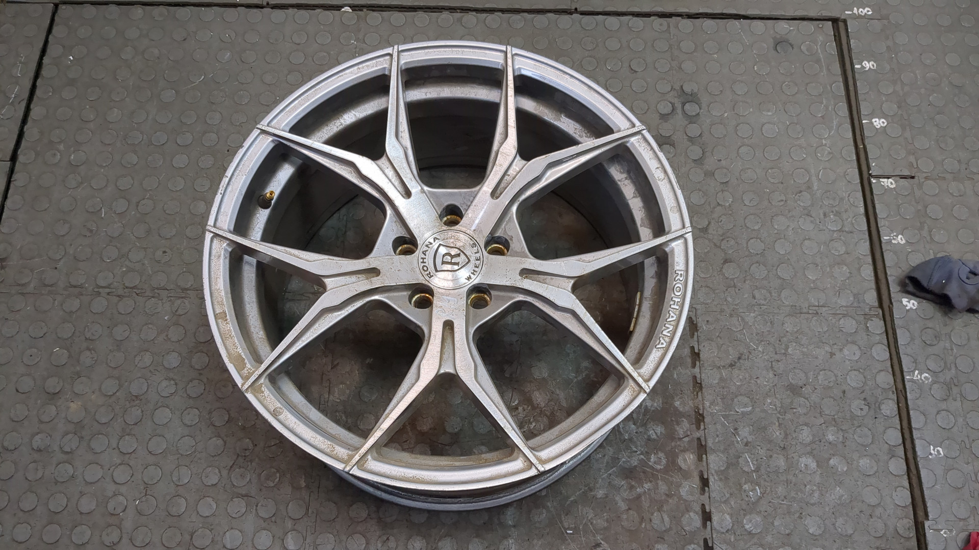 Диск колесный литой легкий сплав