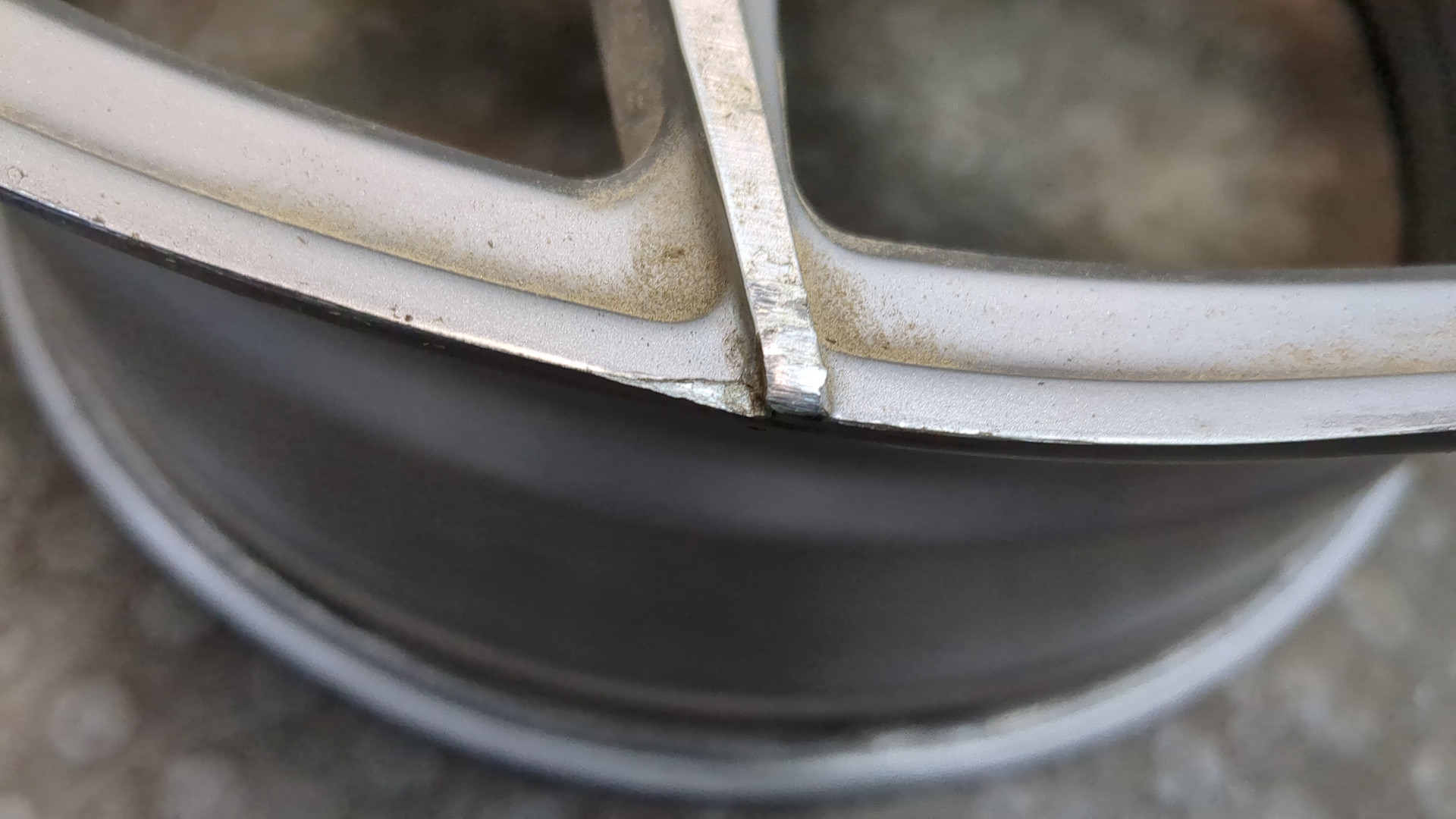 Диск колесный литой легкий сплав