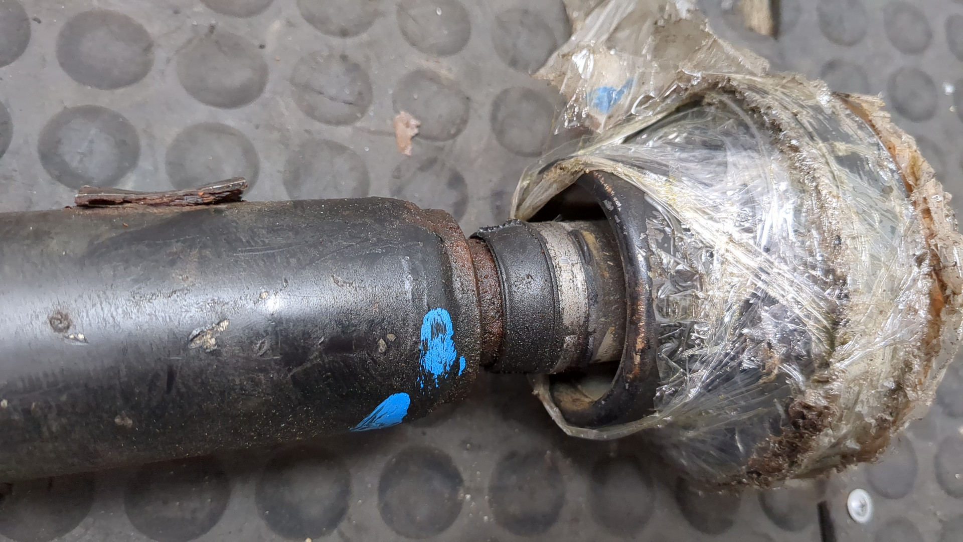 Вал карданный передний