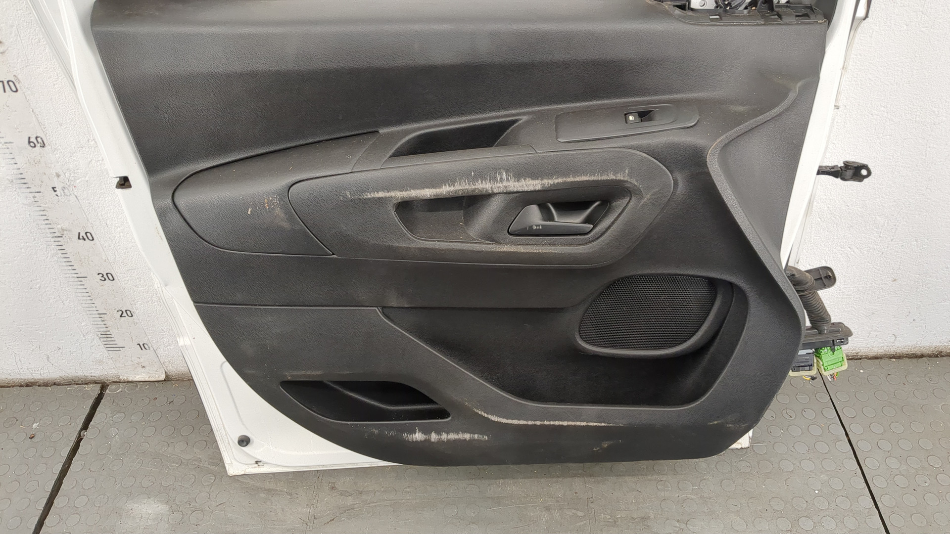 Дверь передняя левая