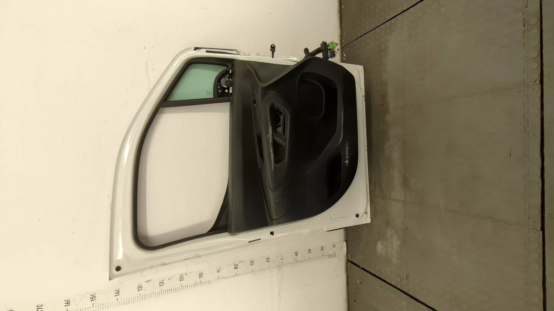 Дверь передняя левая