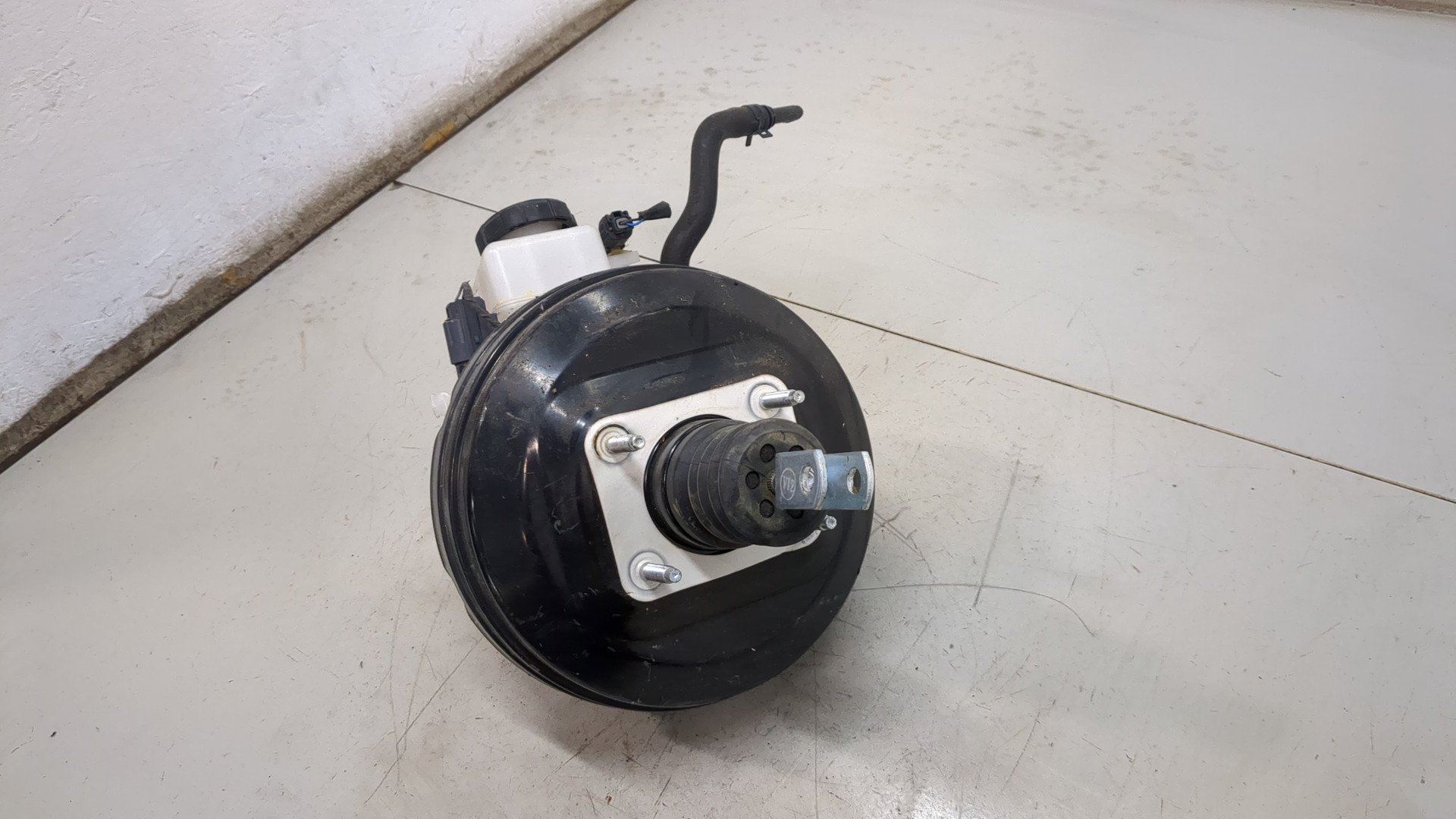 Цилиндр тормозной главный