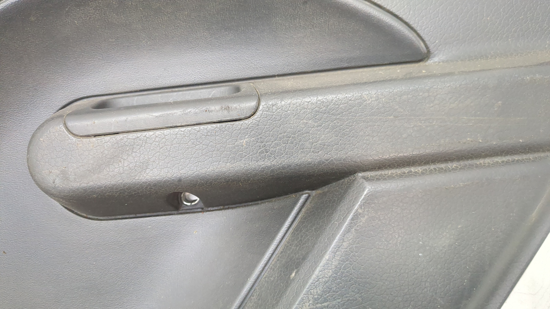 Обшивка двери задней правой