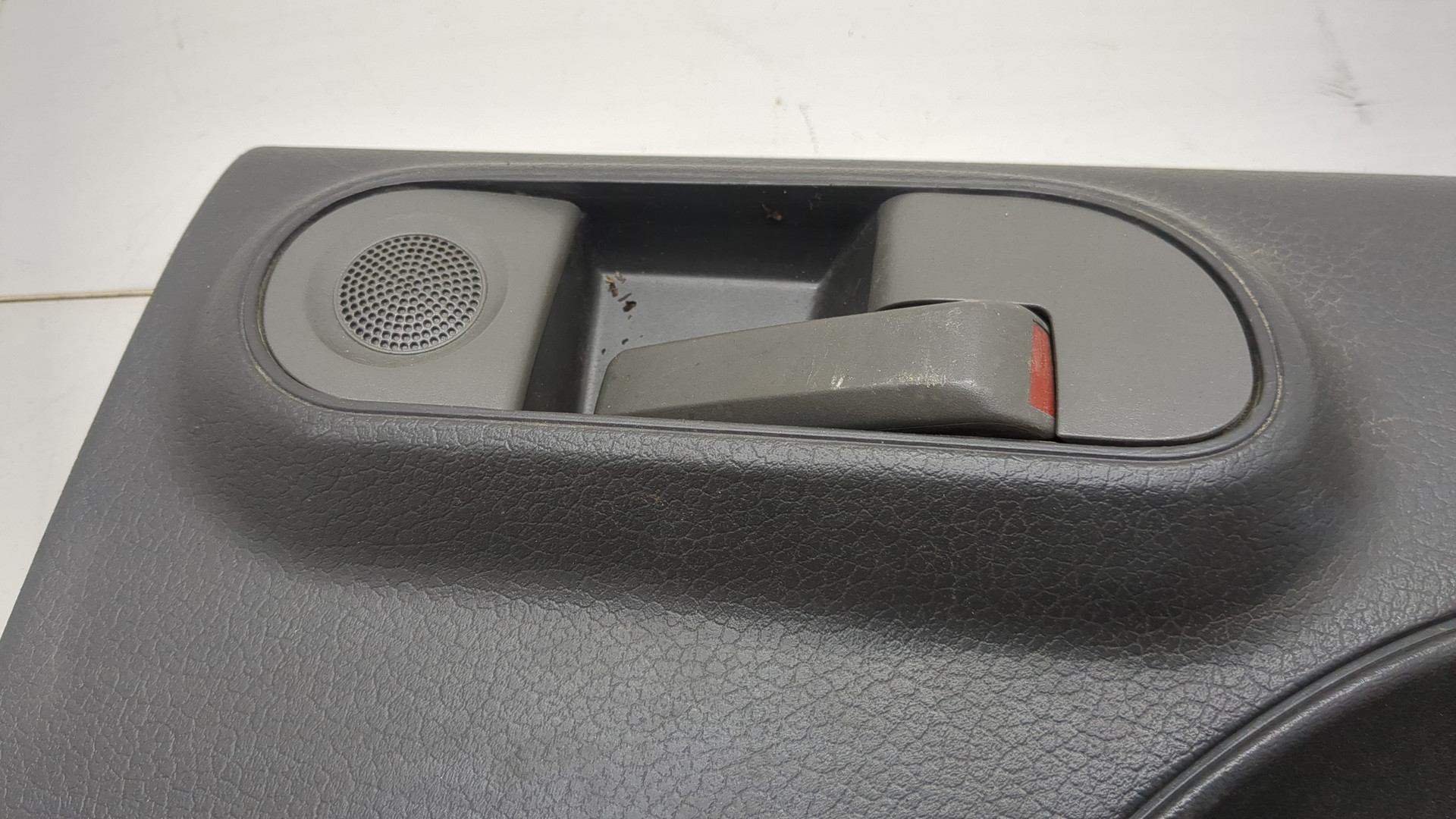 Обшивка двери задней правой