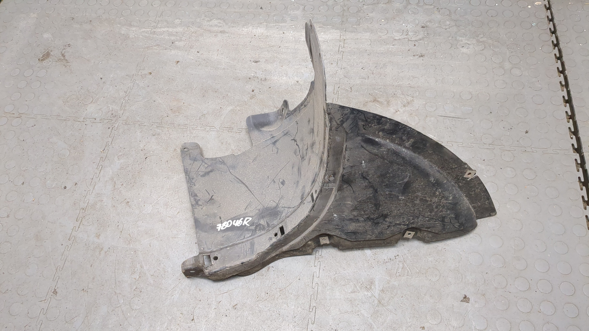 Локер передний правый