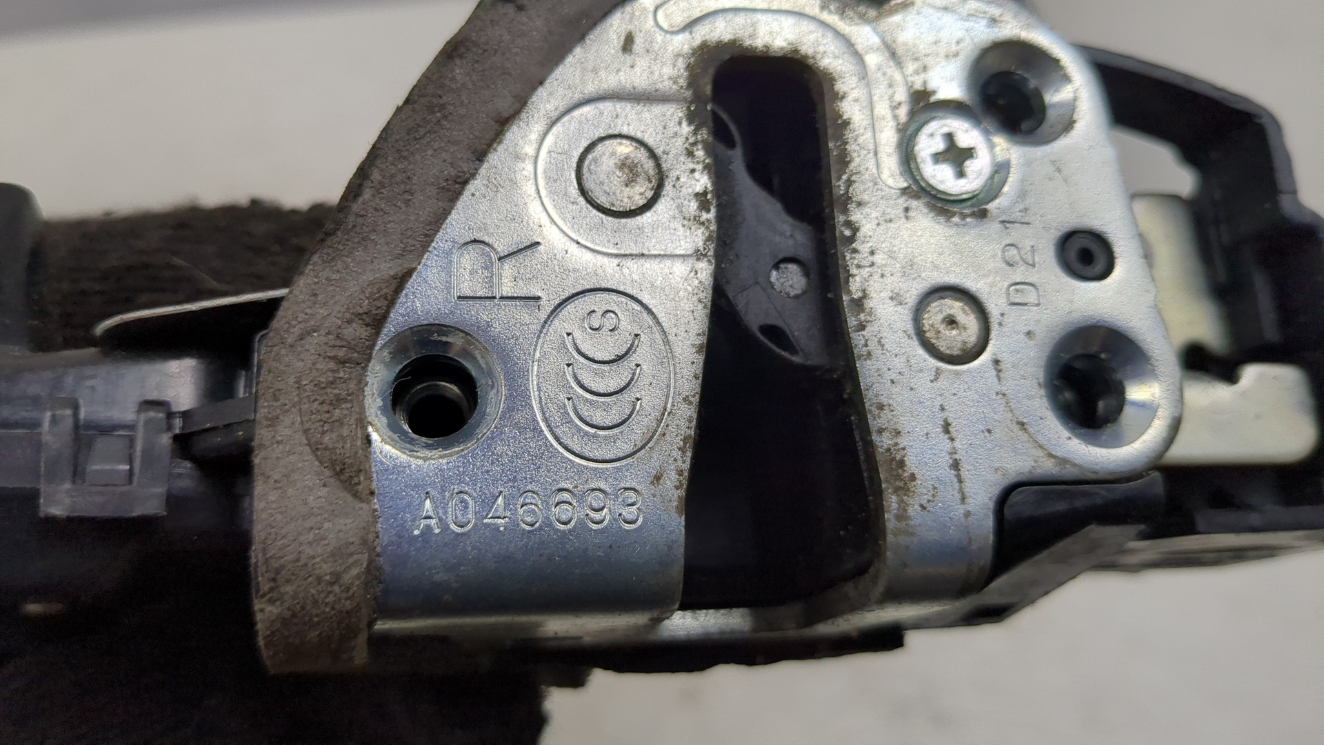 Замок двери задней правой