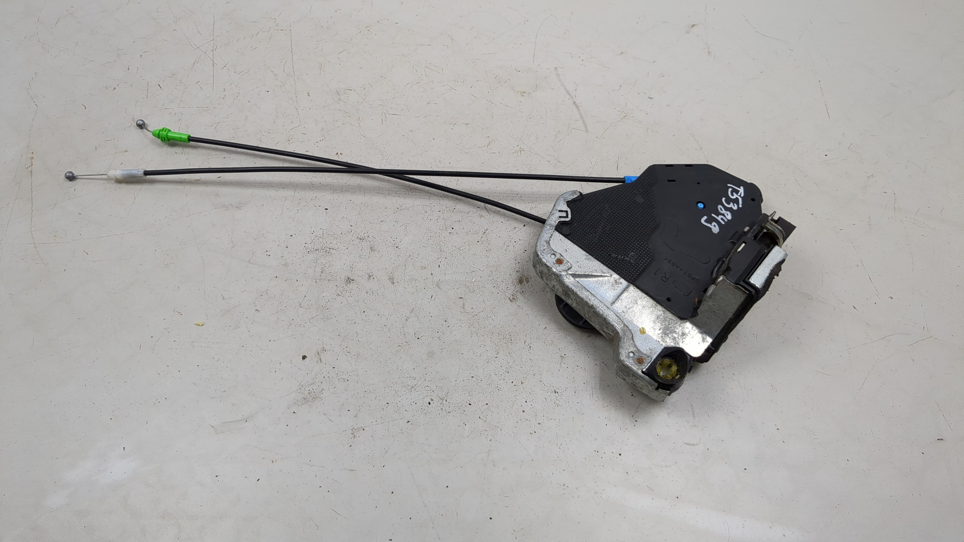 Замок двери задней правой