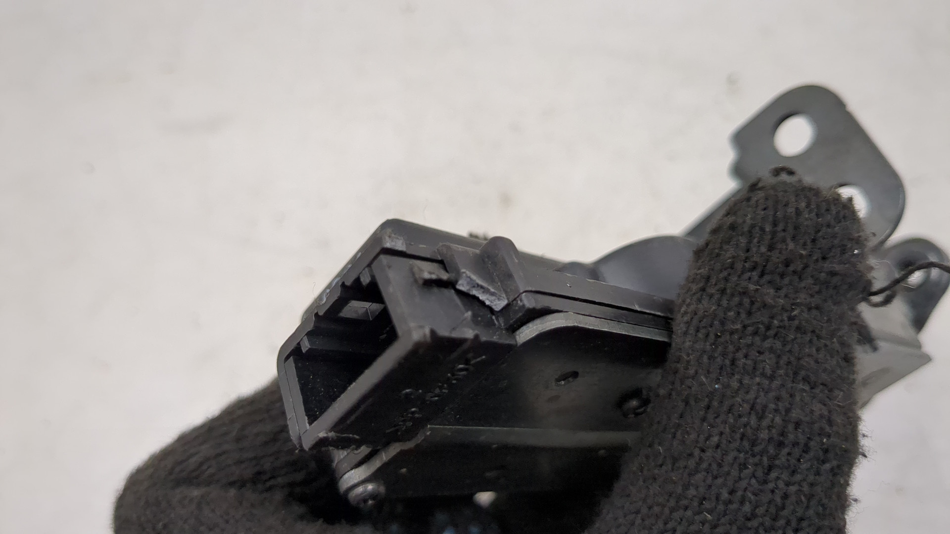 Замок багажника