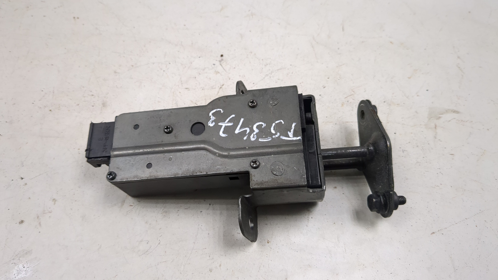 Замок багажника