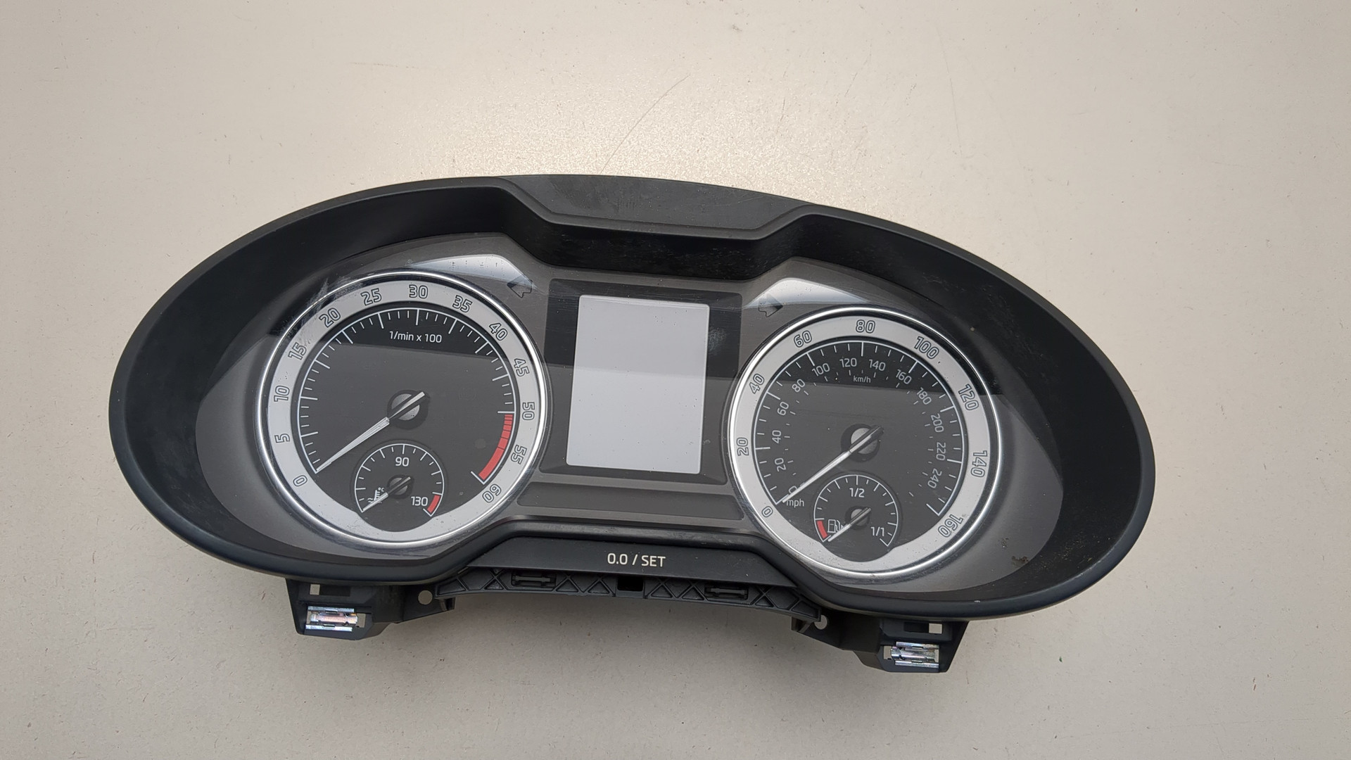 Панель приборов