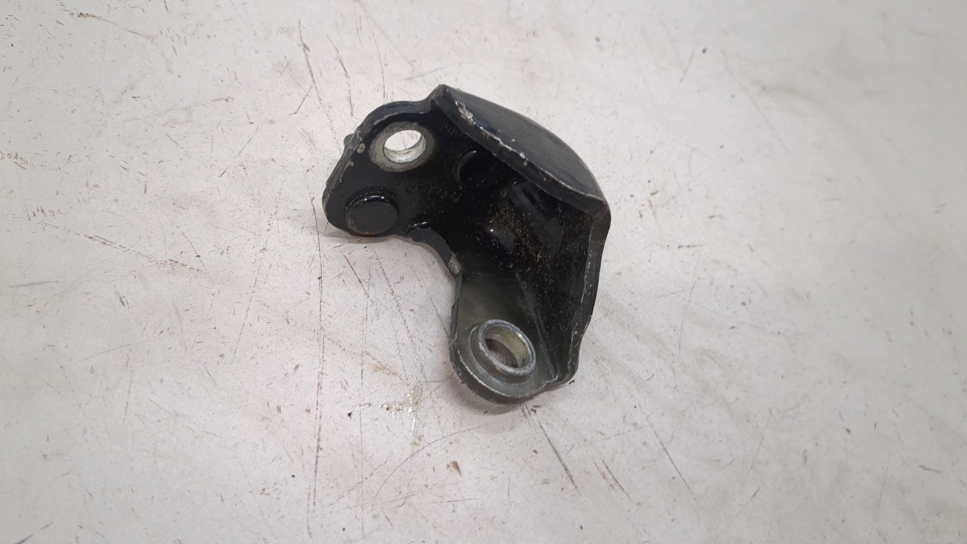 Петля двери