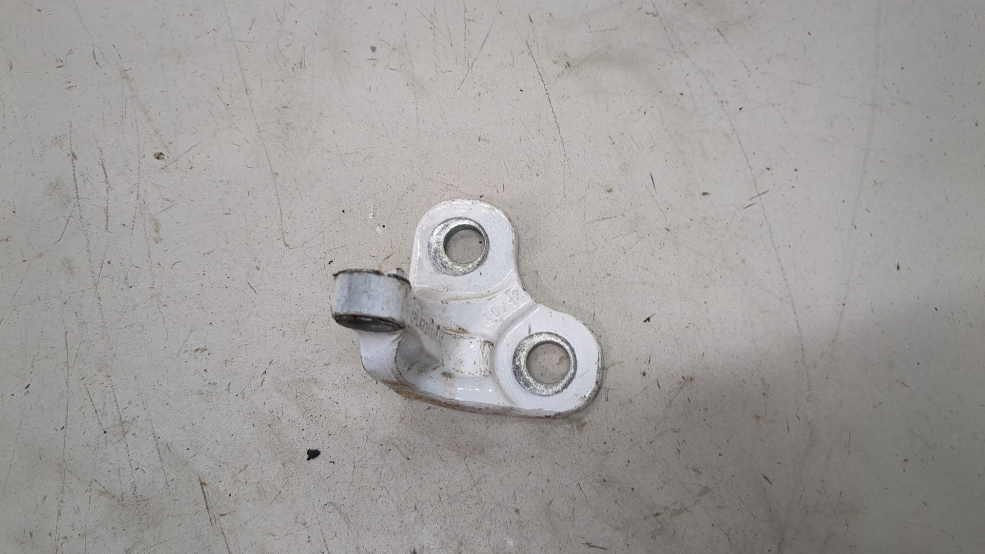 Петля двери