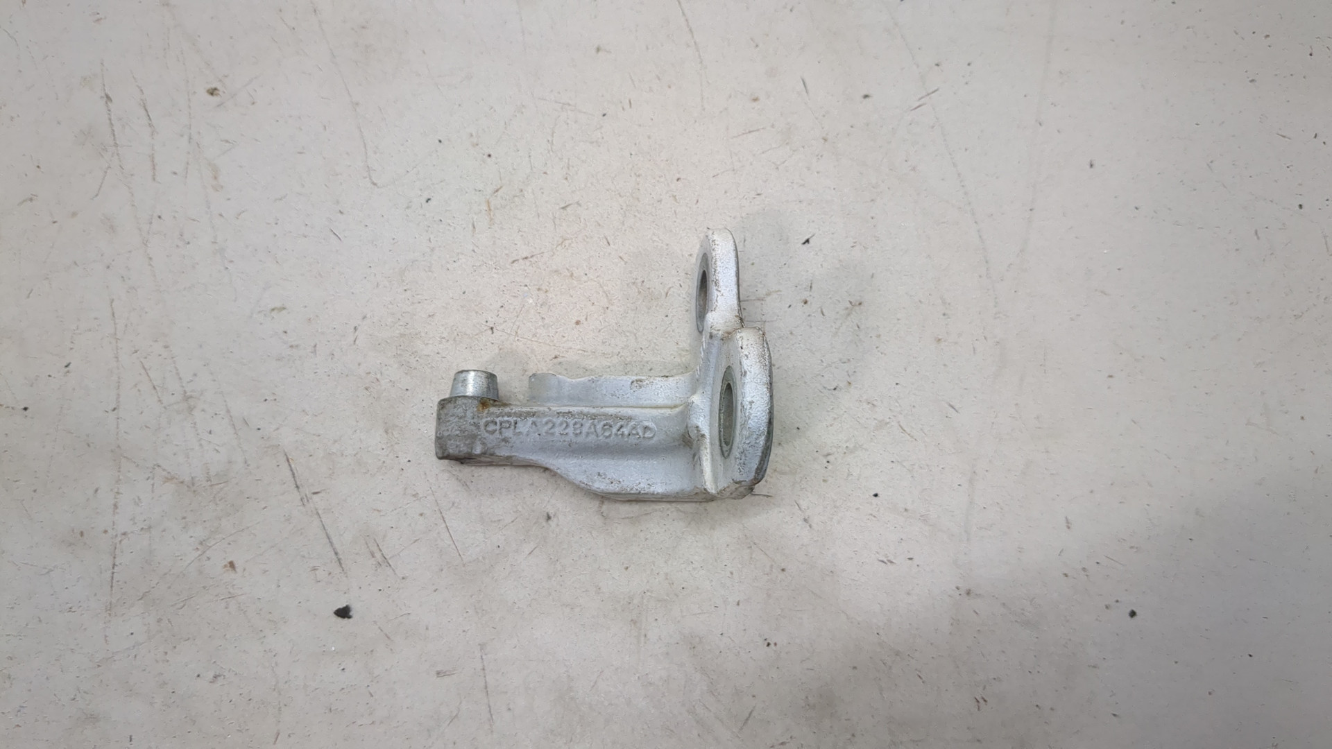 Петля двери