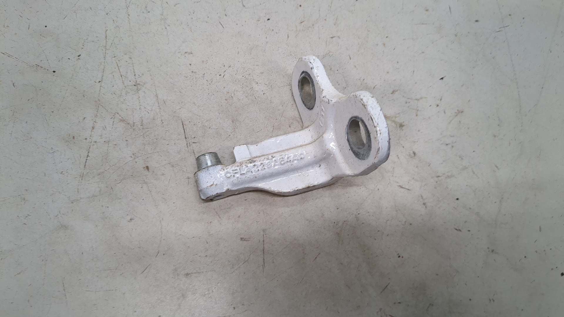 Петля двери