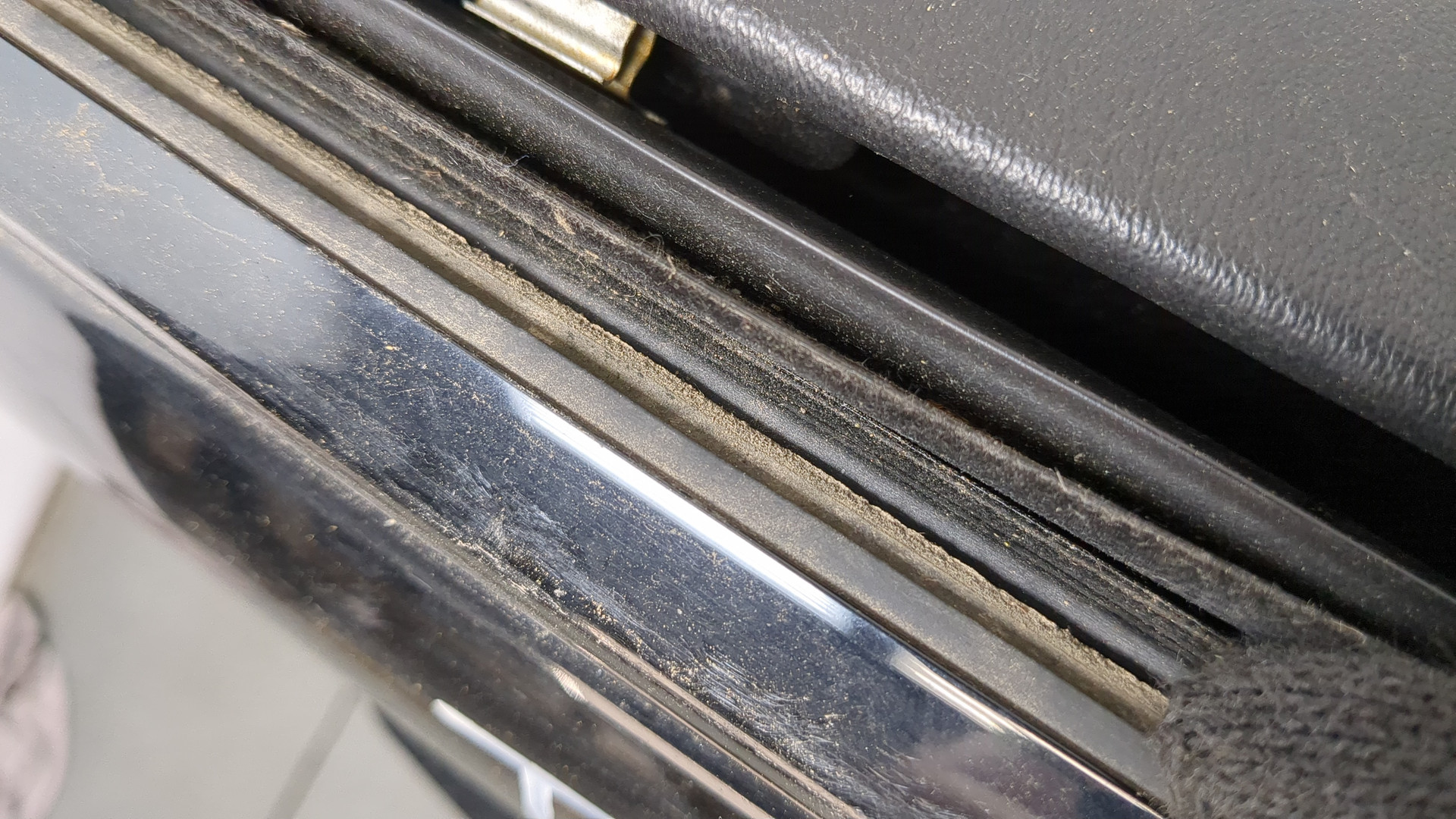 Дверь передняя правая