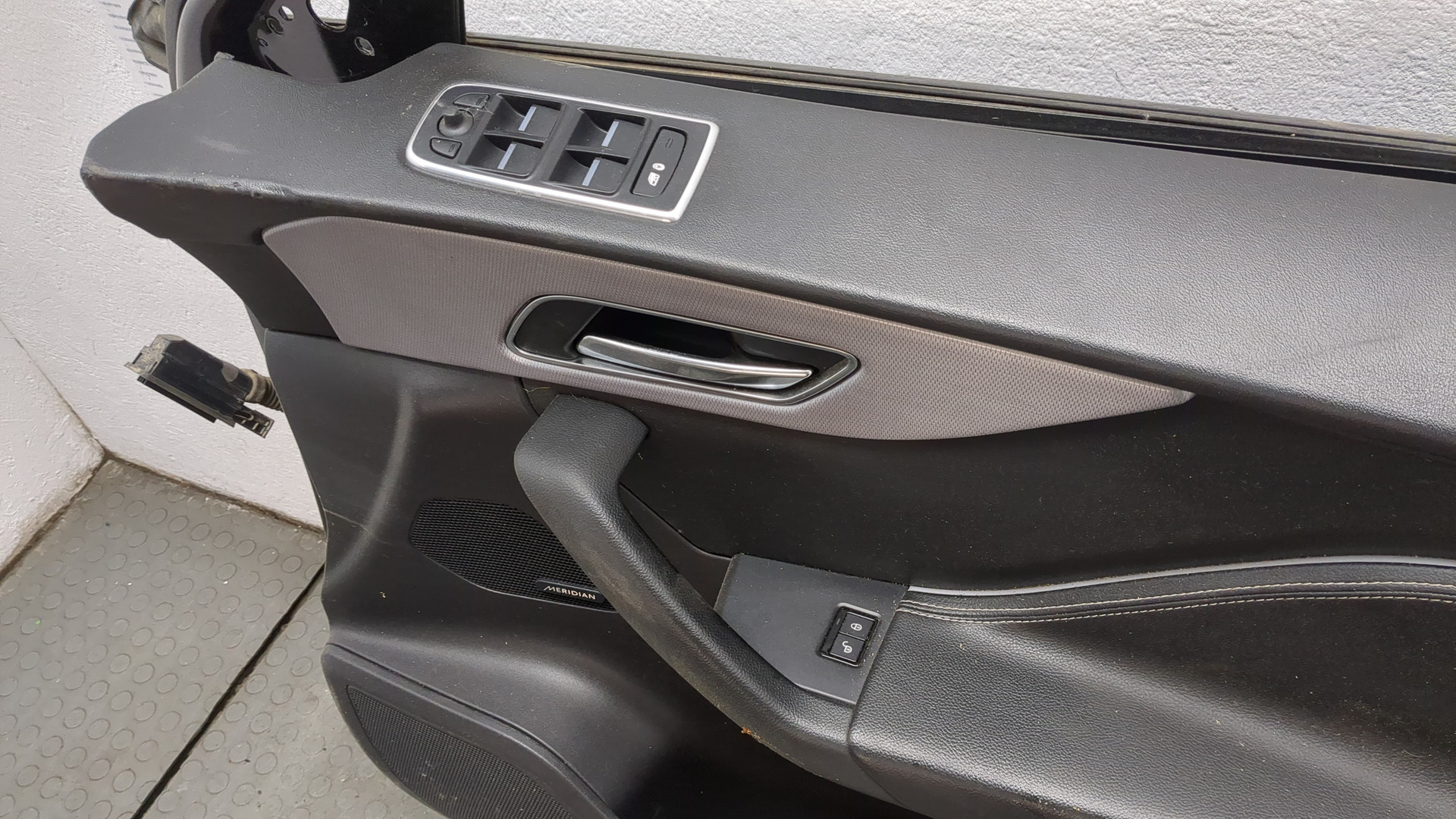 Дверь передняя правая