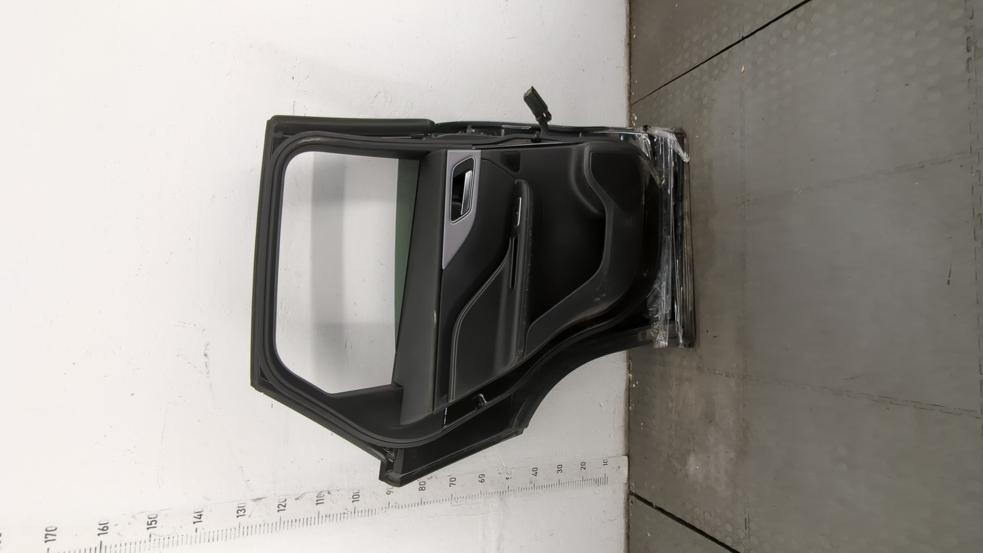 Дверь задняя левая