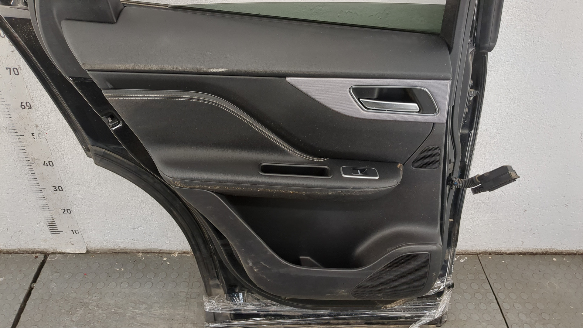 Дверь задняя левая