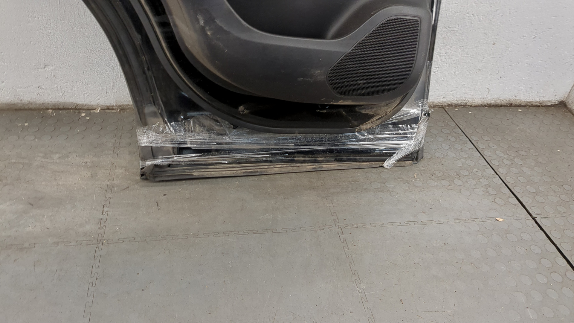 Дверь задняя левая