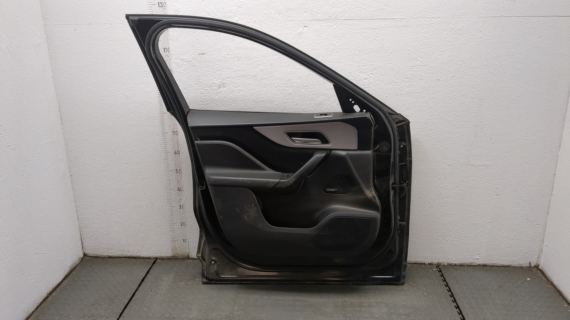 Дверь передняя левая