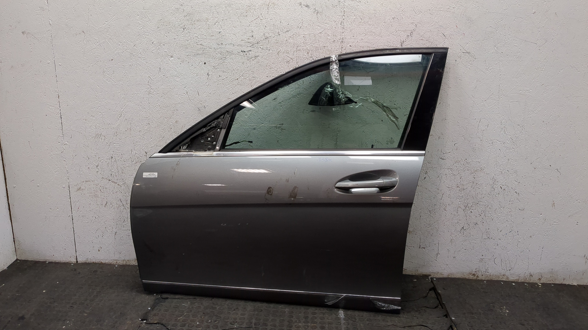 Дверь передняя левая