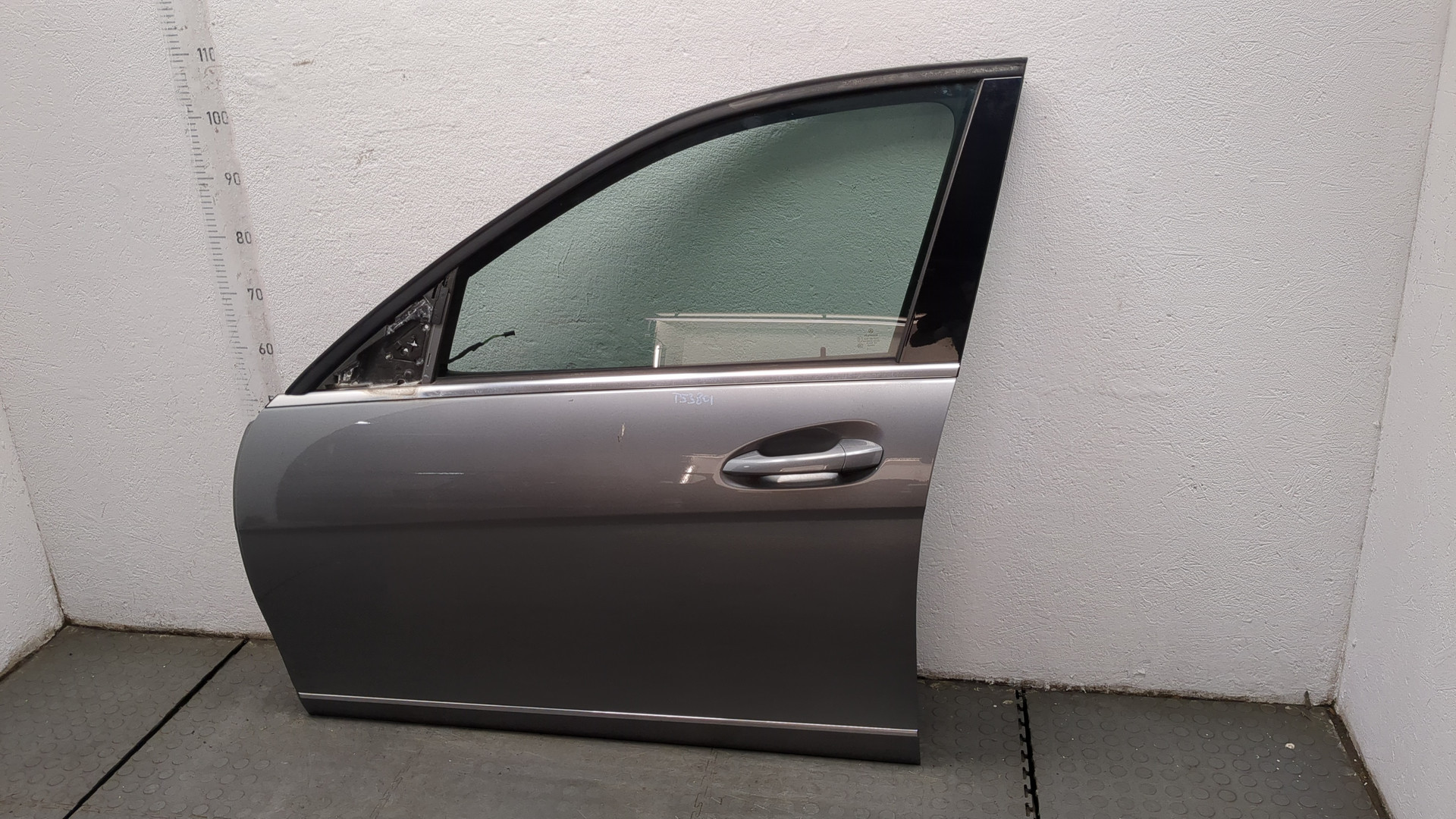 Дверь передняя левая