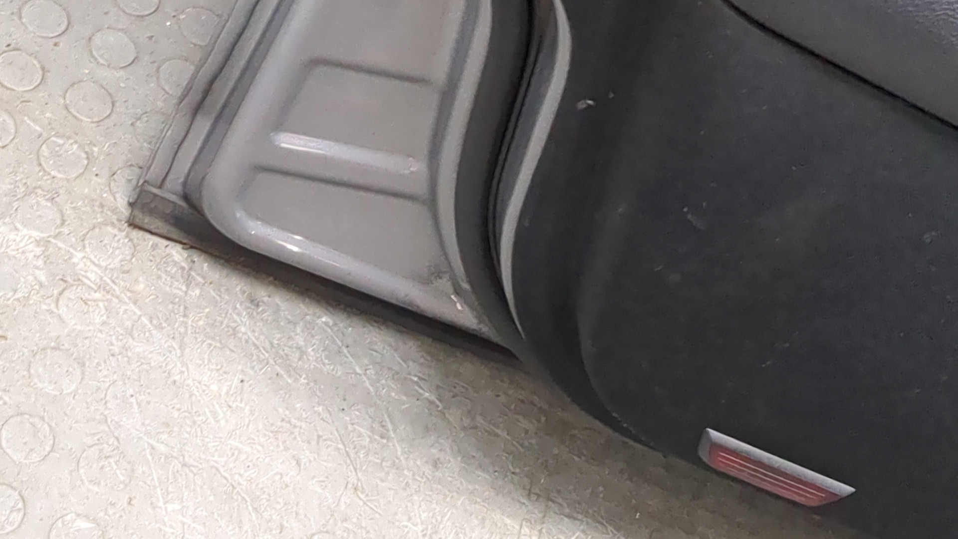 Дверь передняя левая