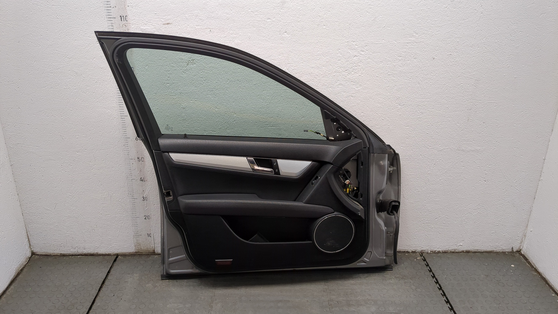 Дверь передняя левая