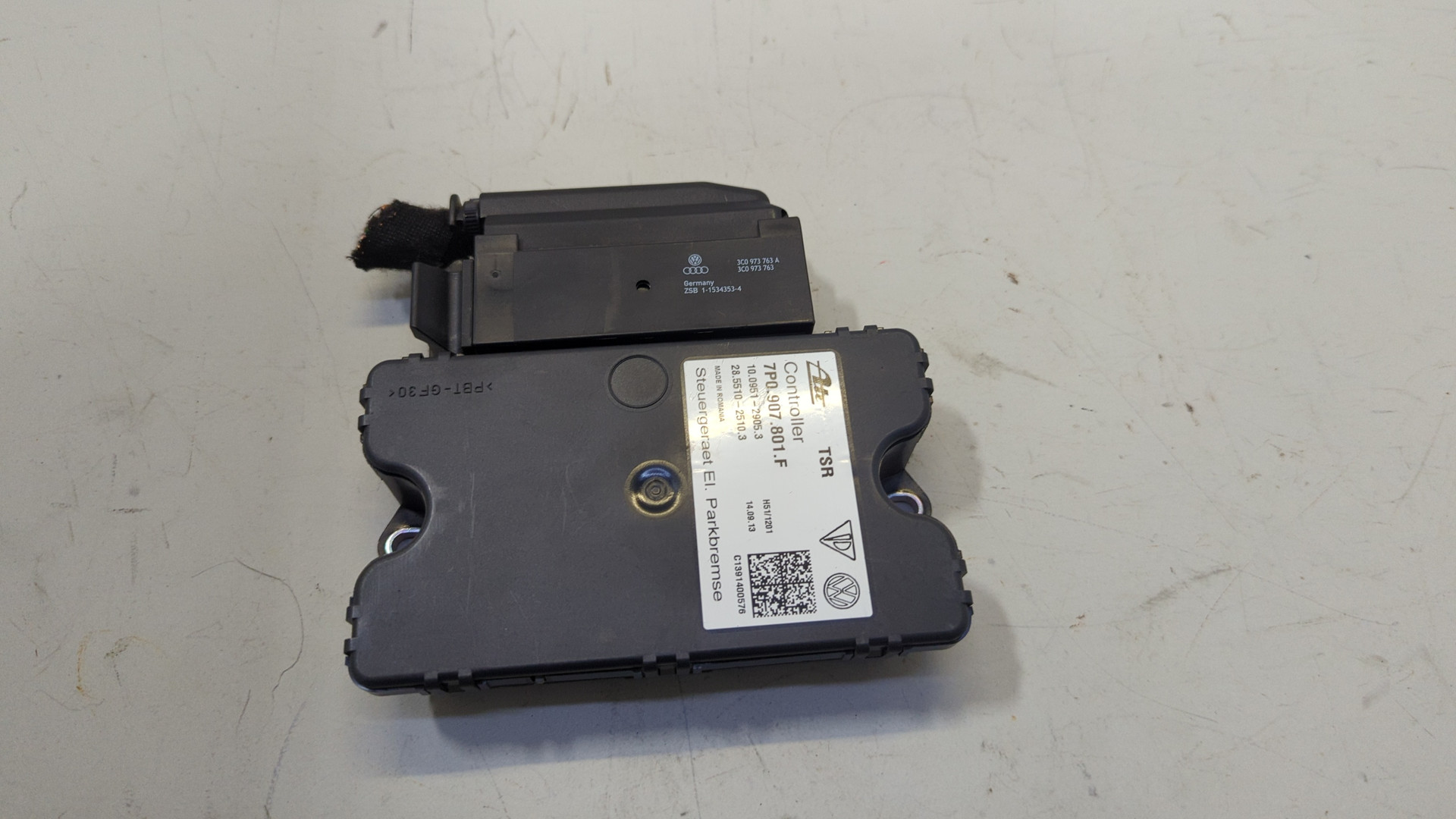 Блок управления парковочным тормозом