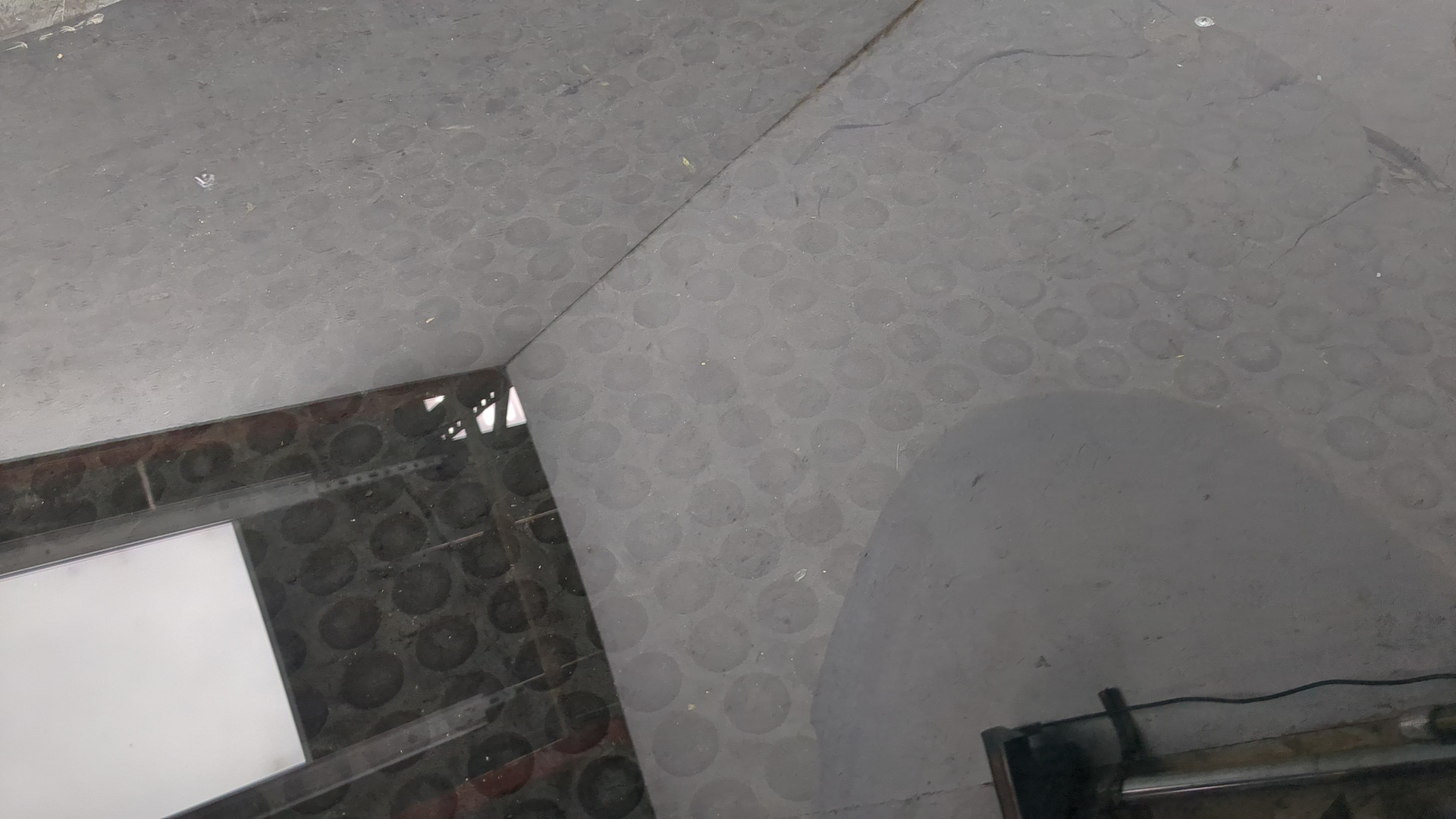 Стекло двери передней правой