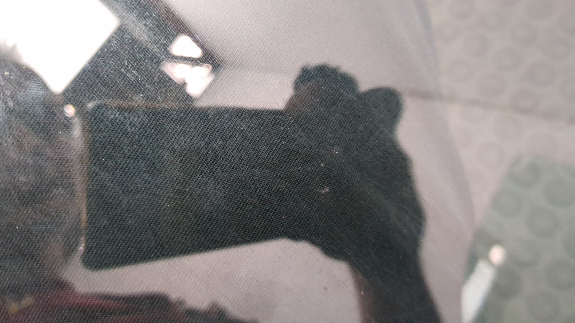 Стекло двери передней правой