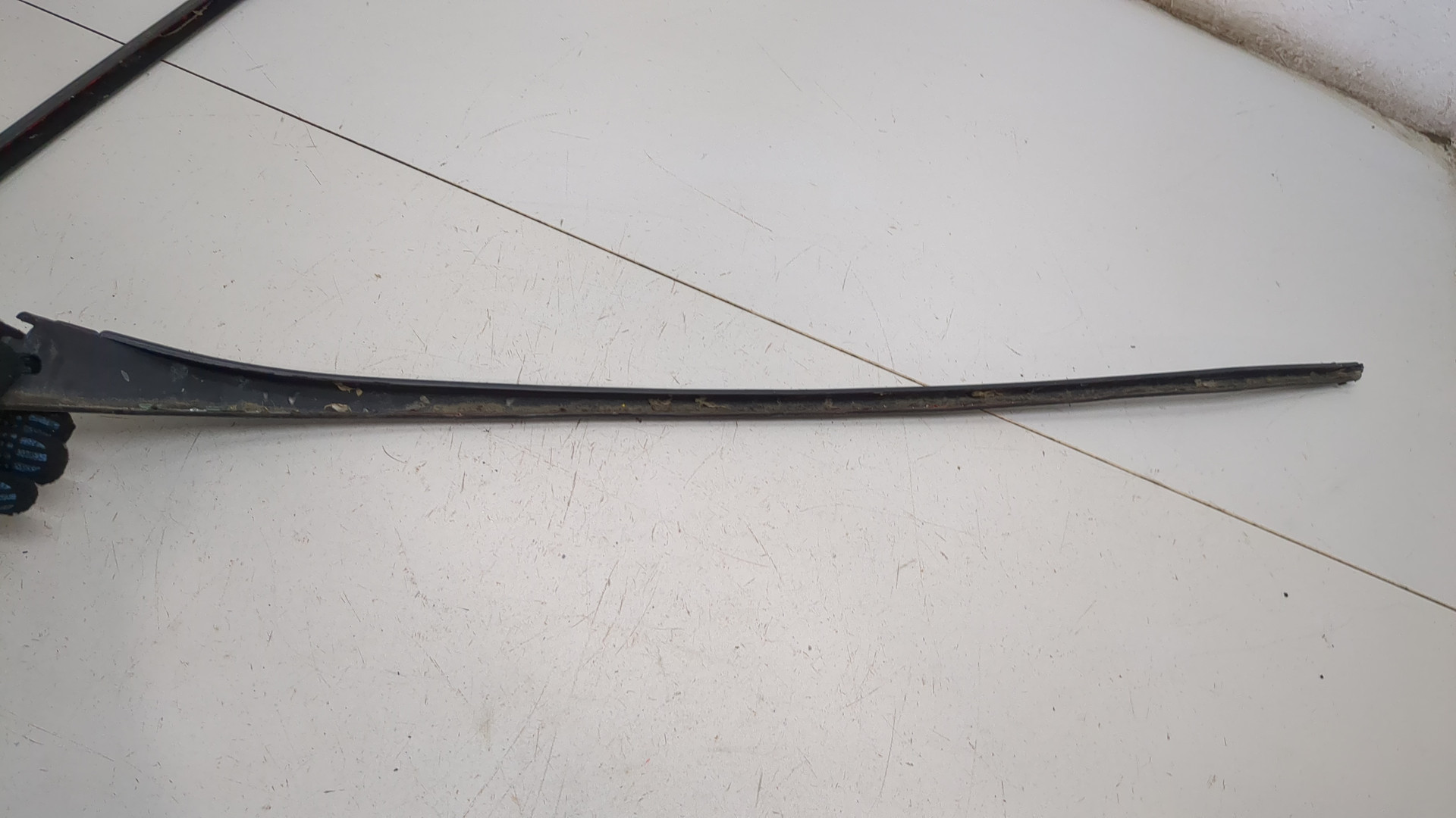 Молдинг лобового стекла