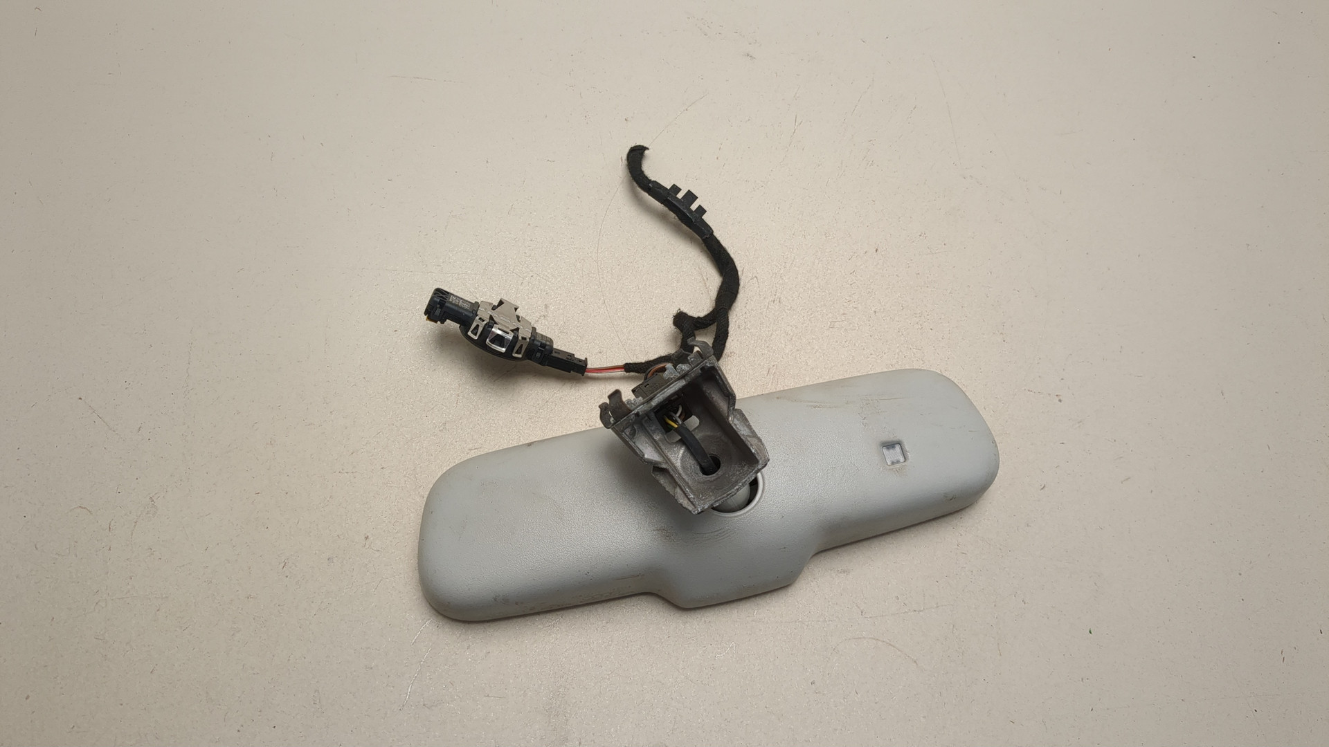 Зеркало заднего вида