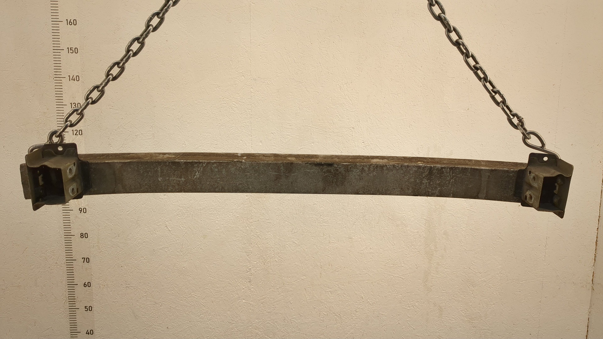 Усилитель переднего бампера