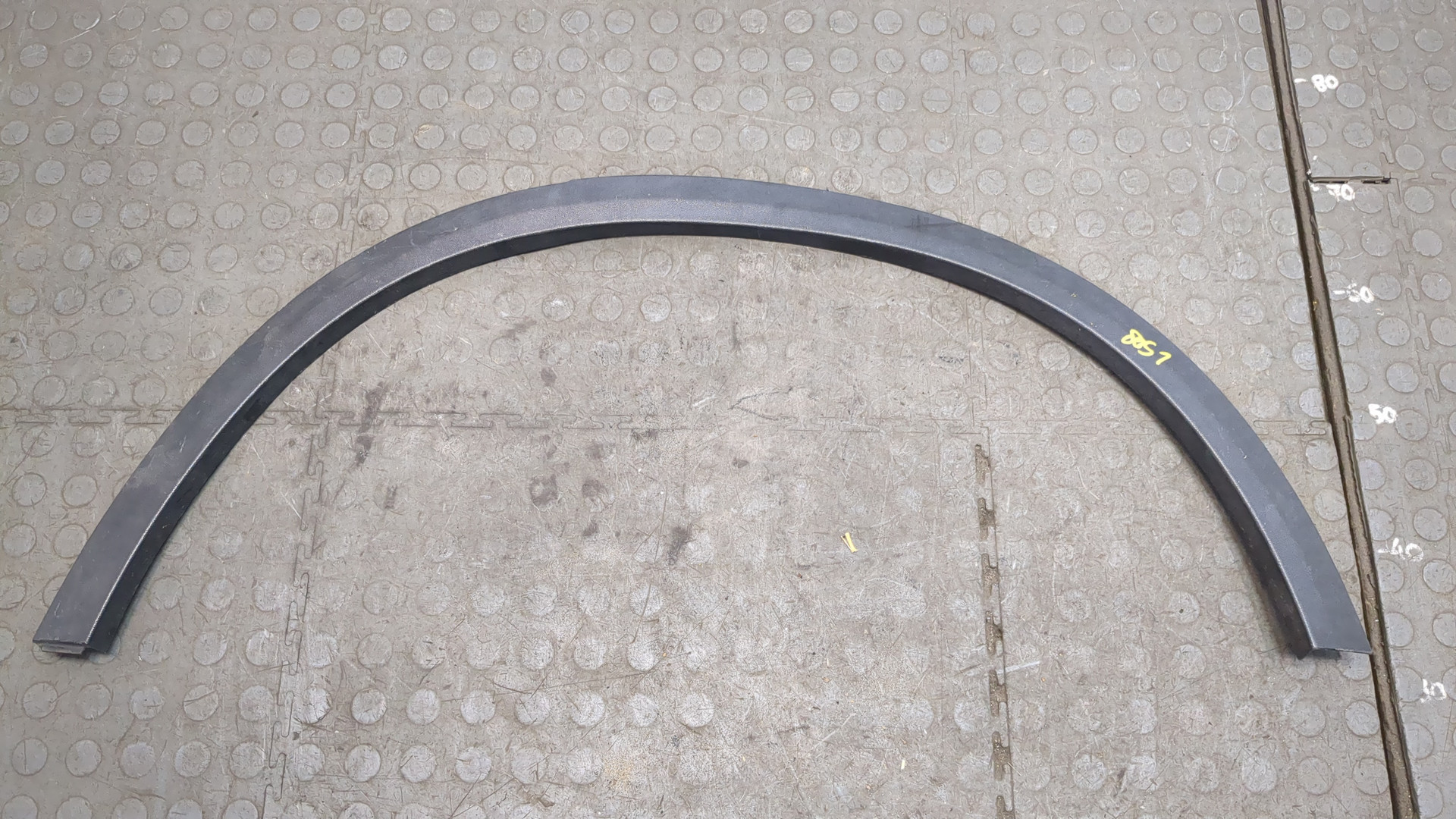 Накладка заднего крыла левого