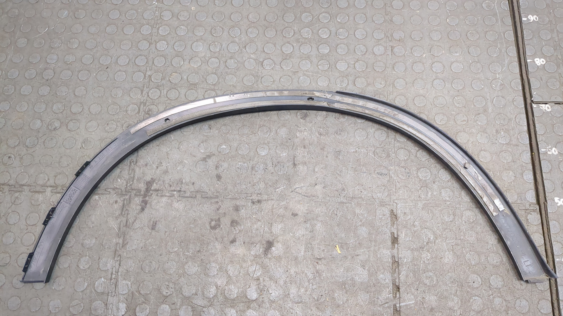 Накладка заднего крыла левого