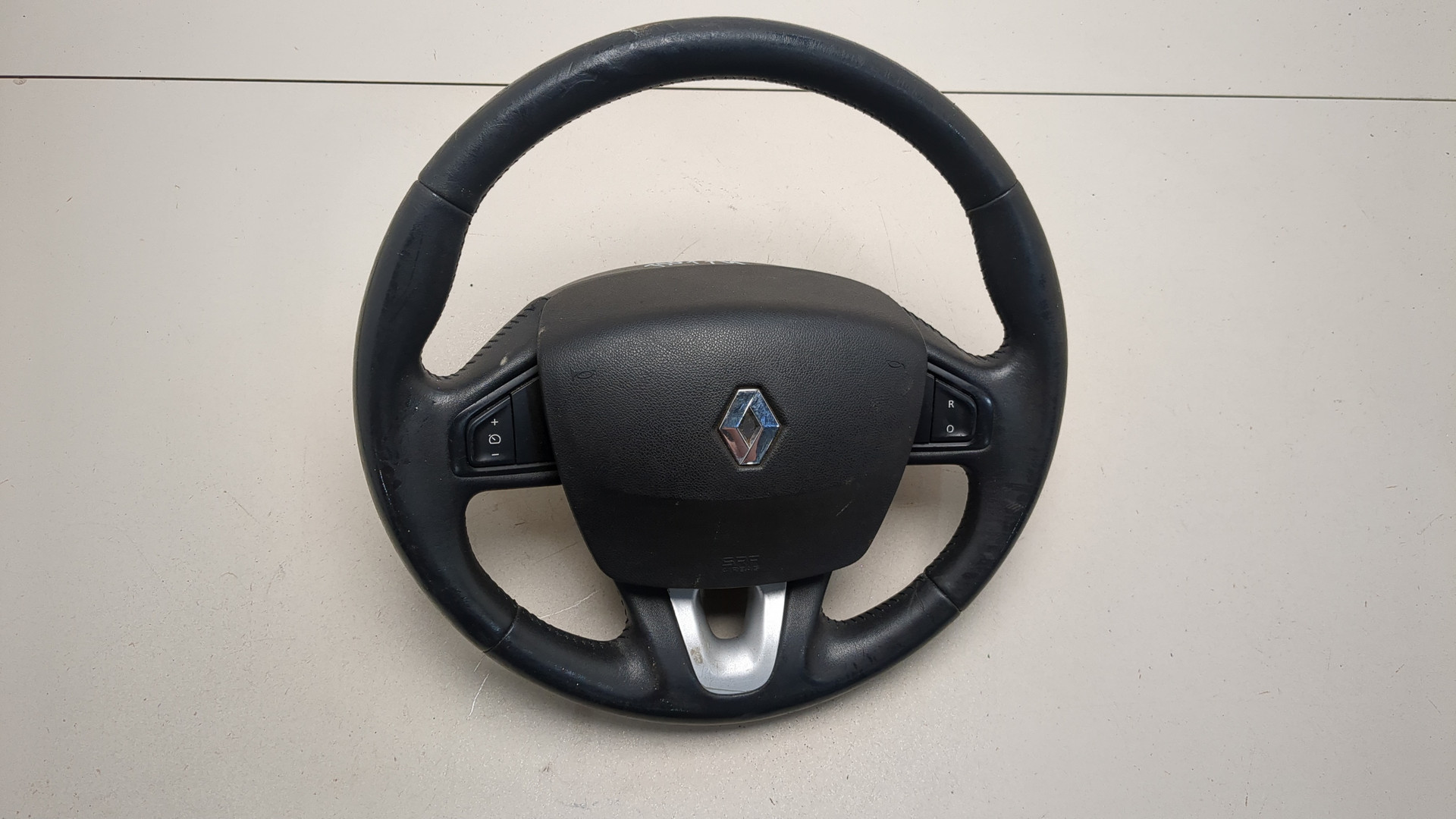 Рулевое колесо (руль)