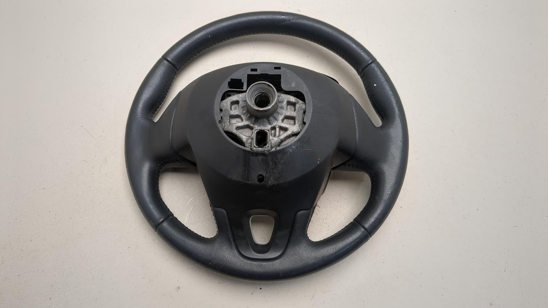 Рулевое колесо (руль)