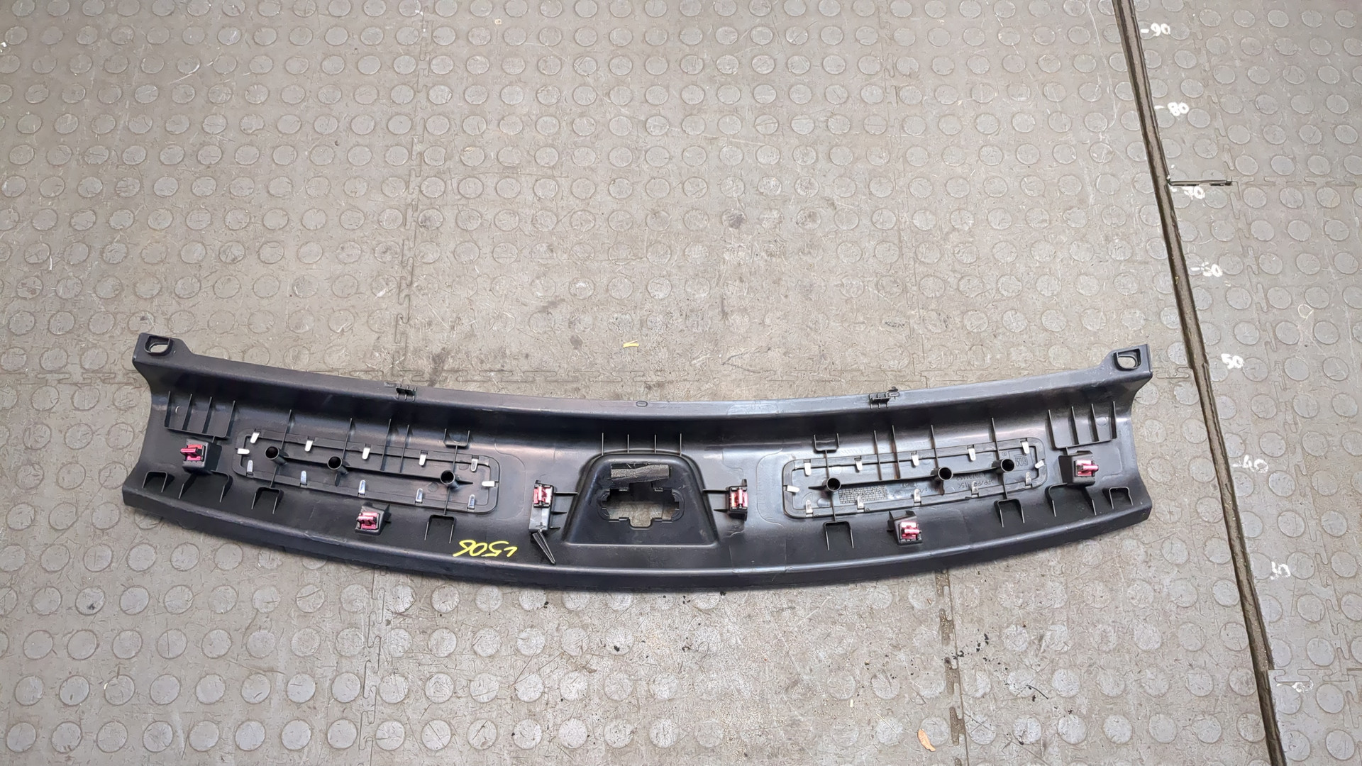 Обшивка багажника