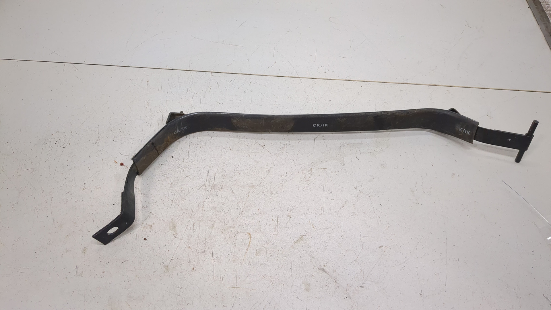 Лента крепления бензобака