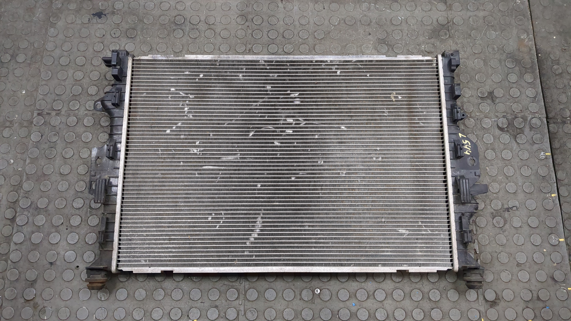 Радиатор охлаждения двигателя основной