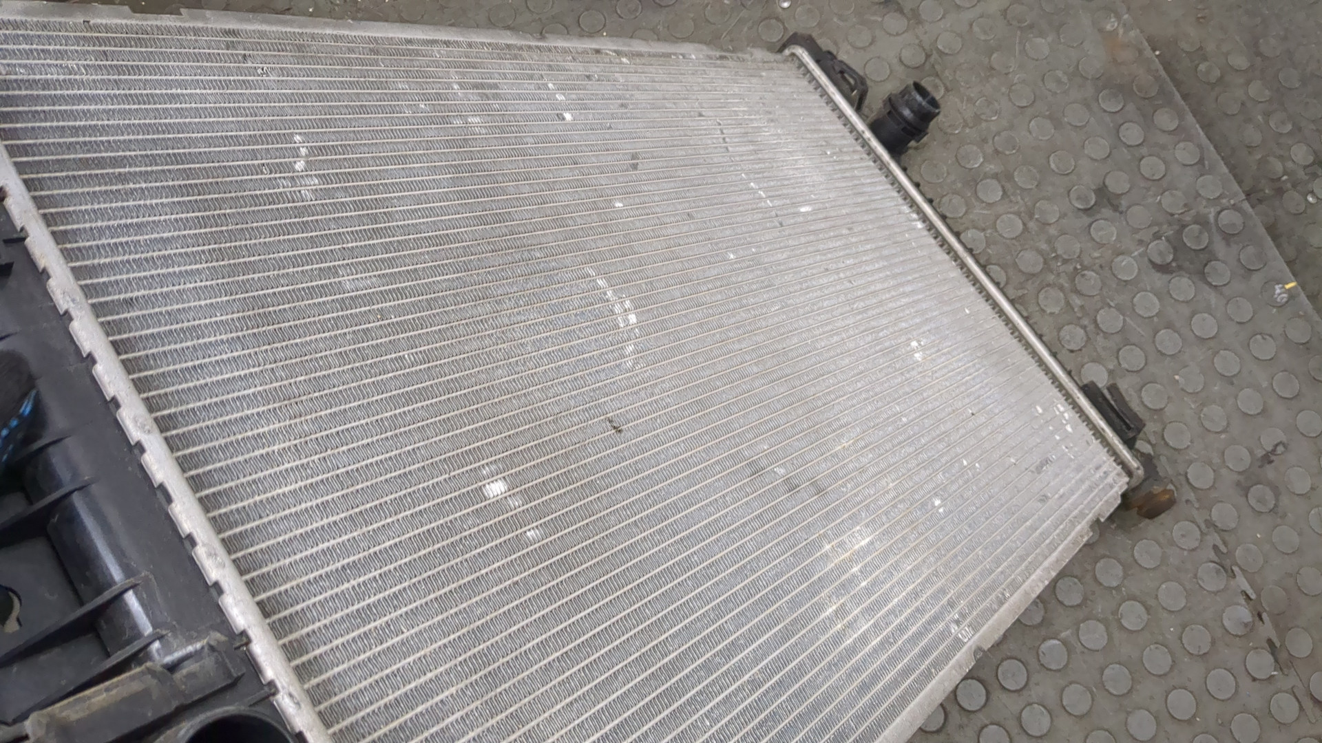 Радиатор охлаждения двигателя основной