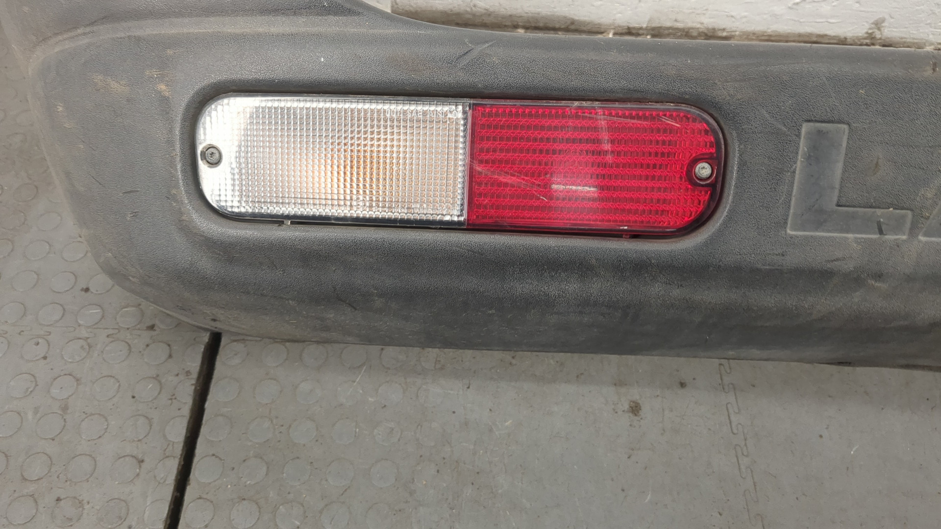 Бампер задний