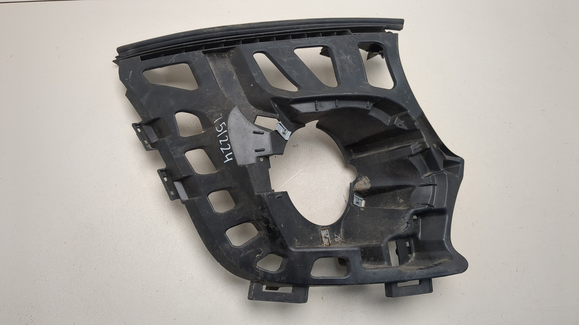 Кронштейн фары противотуманной правой